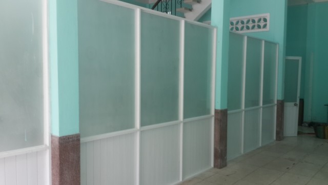 Vách ngăn nhôm kính phòng khách