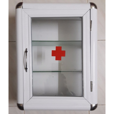 Tủ thuốc tây trong nhà