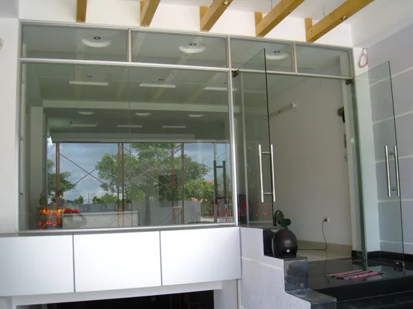 Cửa kính cường lực 20