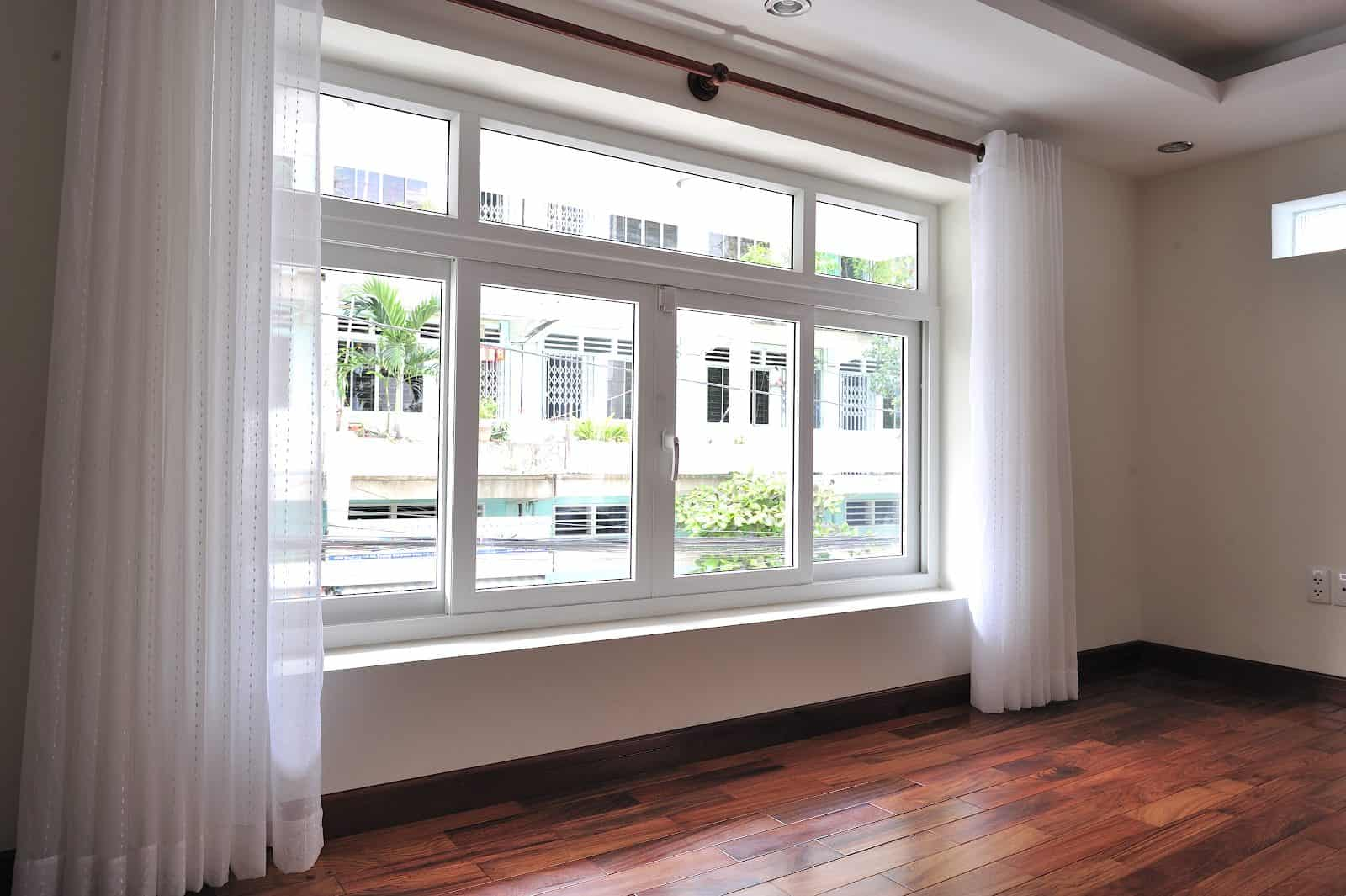 Cửa kính cường lực 29
