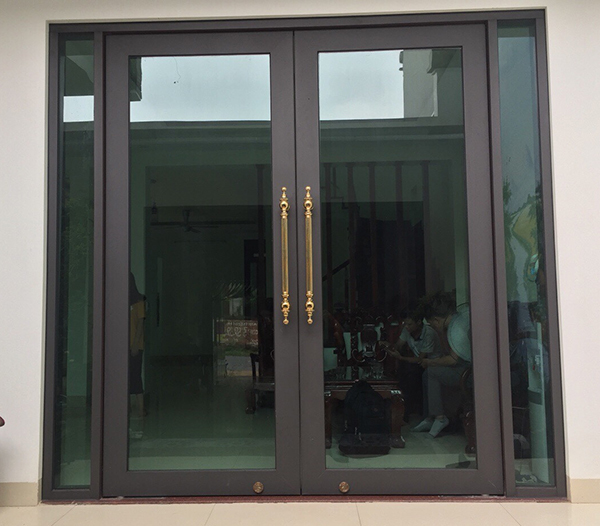 Cửa kính cường lực 19