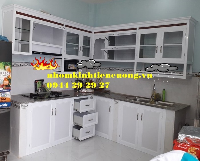tủ bếp nhôm kính treo tường 3