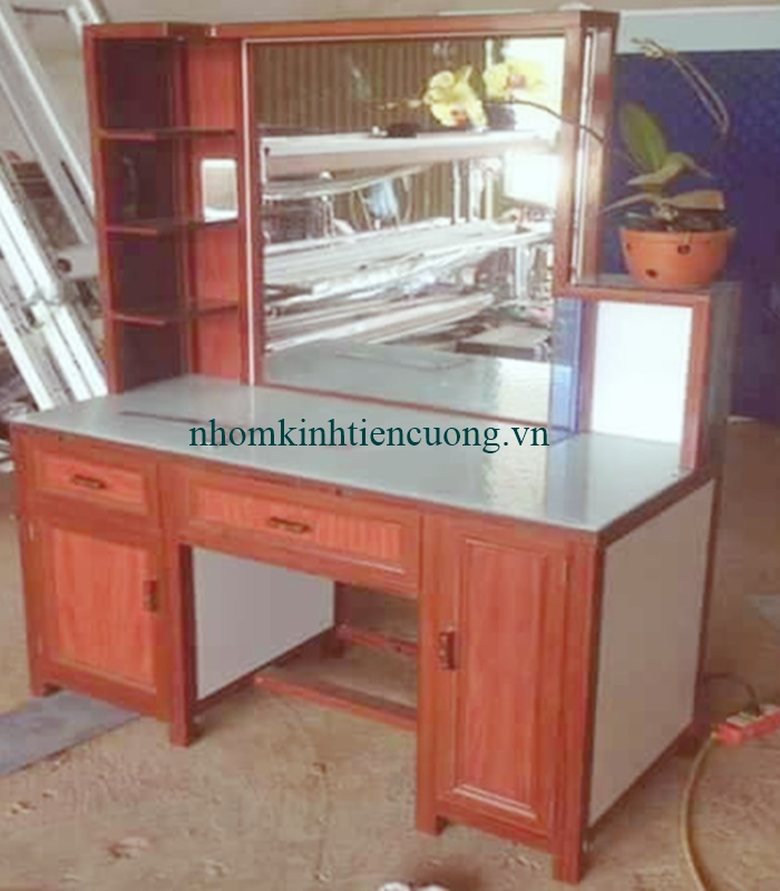 mau-ban-vi-tinh-trang-diem-nhom-kinh-dep