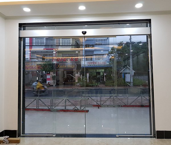 Cửa tự động 2