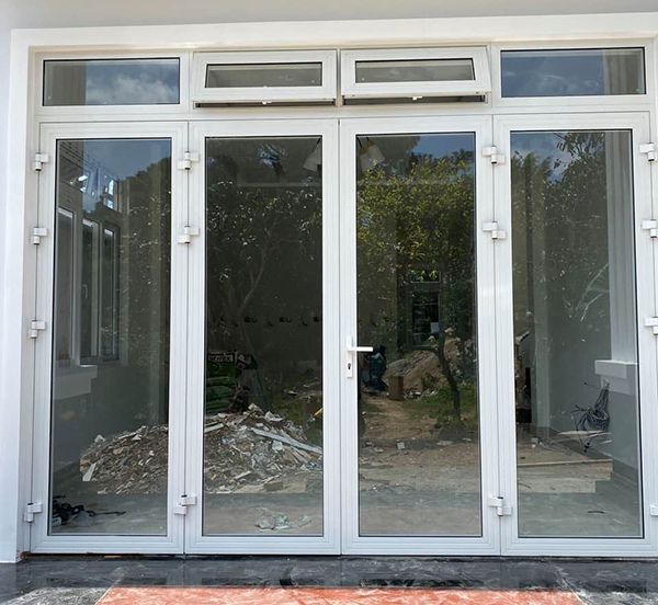 Cửa nhôm kính sơn tĩnh điện 1