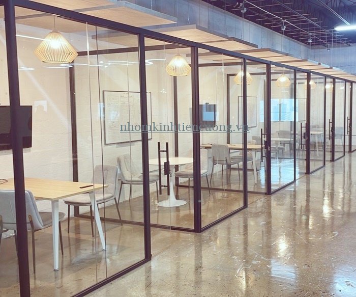 Giá cửa kính cường lực 4