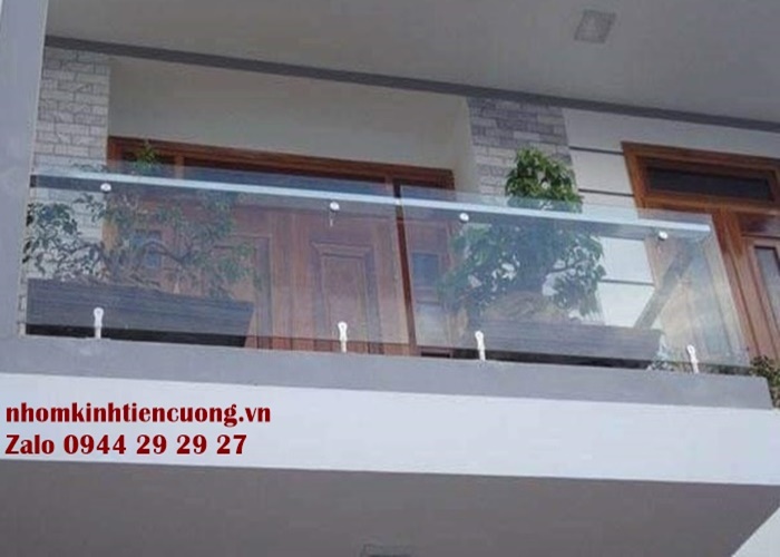 Lan Can Kính Cường Lực 2