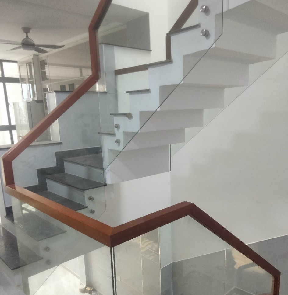 Lan can kính cường lực 3