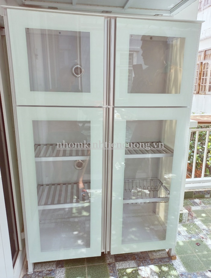 Mẫu tủ chén bát nhôm kính đẹp 3