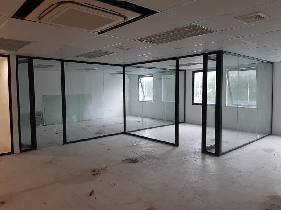 Thi công vách ngăn nhôm kính giá rẻ