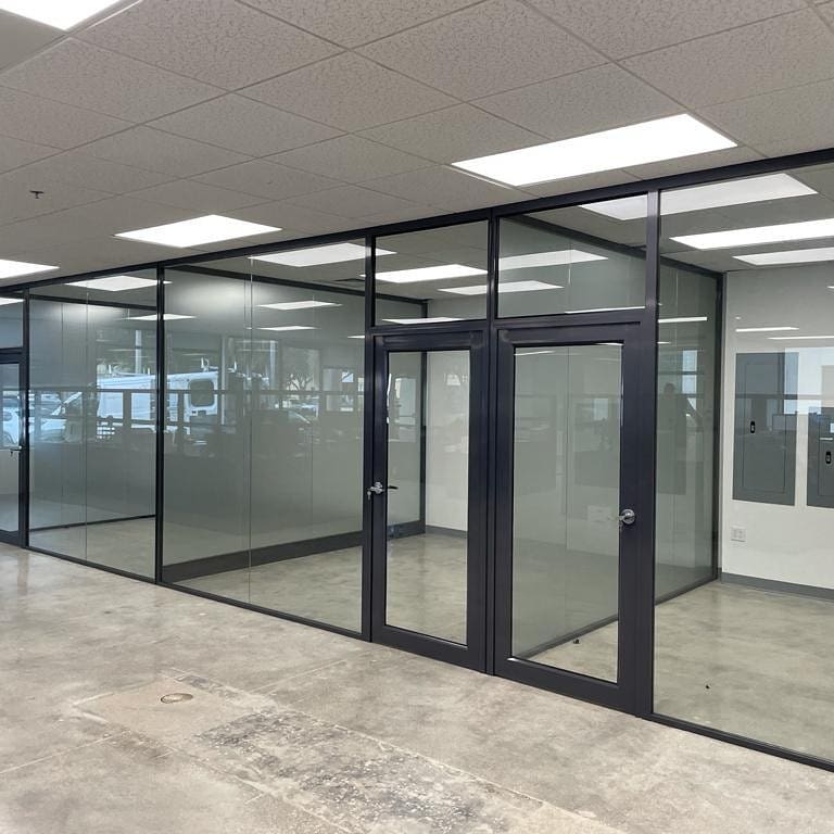 Thi công vách ngăn nhôm kính giá rẻ