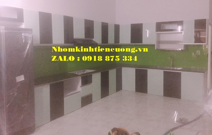 Tủ bếp nhôm alu 2