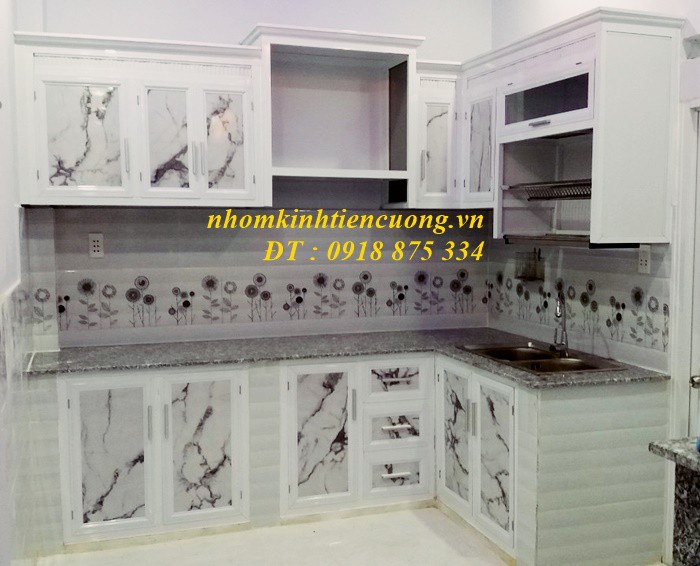 Mẫu tủ bếp nhôm kính đẹp 3 