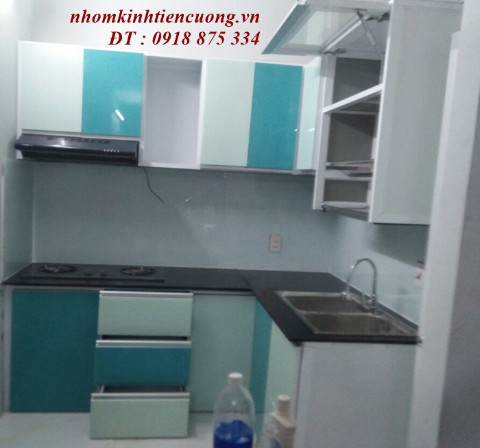 Mẫu tủ bếp nhôm kính đẹp 5 