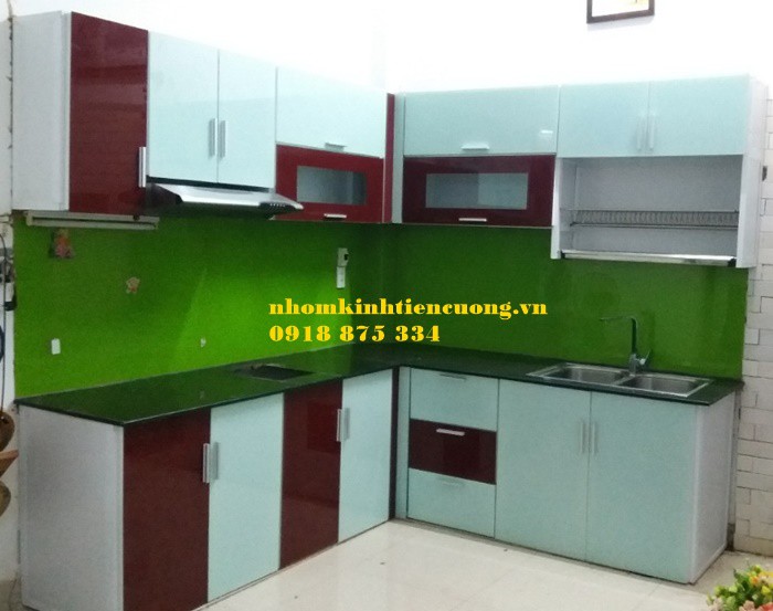 Mẫu tủ bếp nhôm kính đẹp 1 