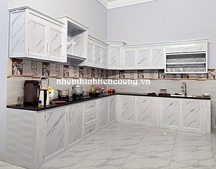 Tủ bếp nhôm kính đơn giản 4