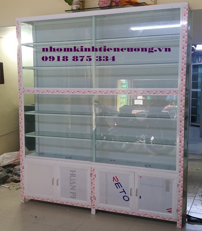 Tủ kính bán hàng 3