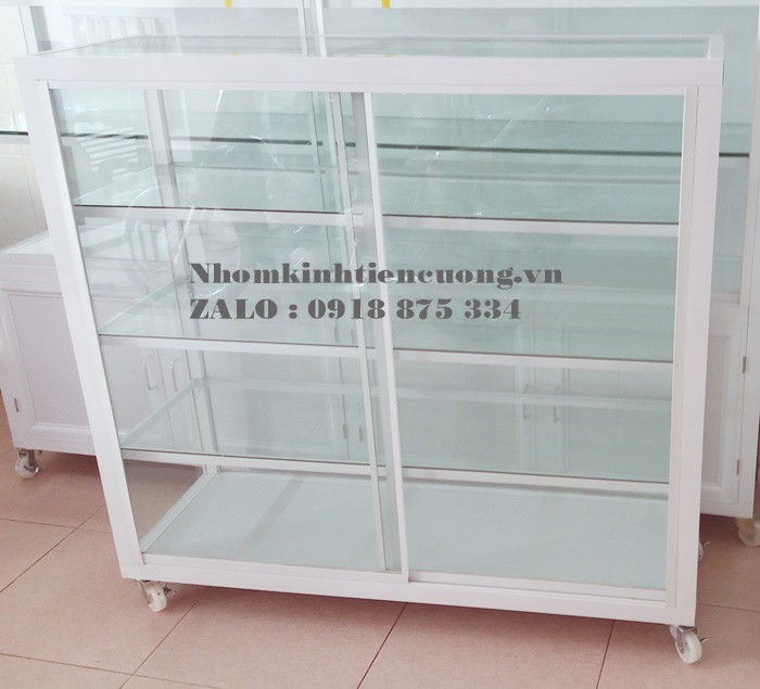 Tủ kính bán hàng 4