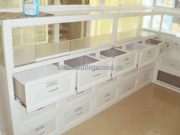 Tủ nhôm kính 3