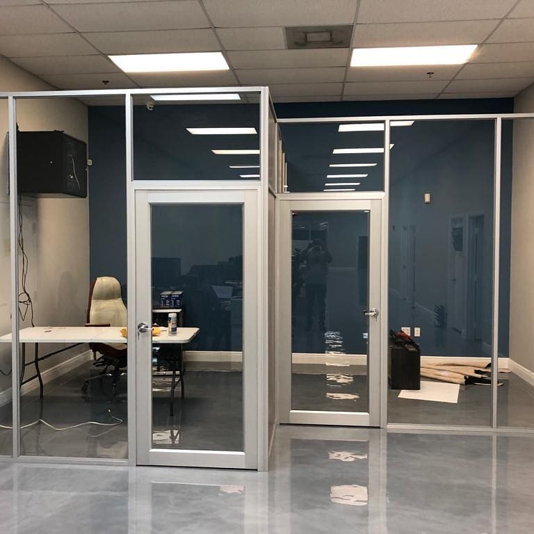 vách ngăn nhôm kính phòng ngủ đẹp, giá rẻ tphcm 2