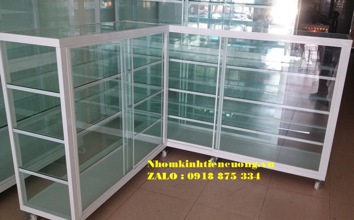 Tủ nhôm kính bán hàng giá bao nhiêu tiền 1