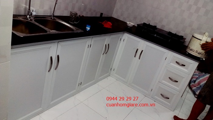 tủ bếp nhôm sơn tĩnh điện