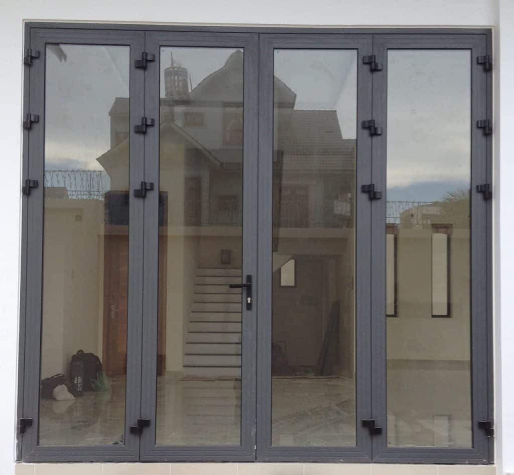 cửa nhôm kính 4 cánh 1