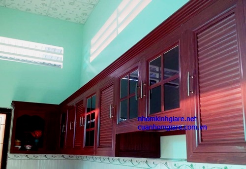 tủ bếp nhôm kính giả gỗ