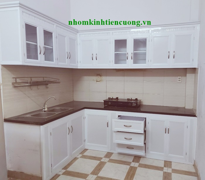Làm tủ bếp nhôm kính 3