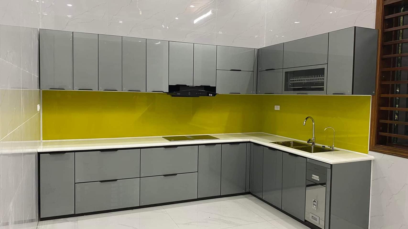 Tủ bếp nhôm kính quận 2.1