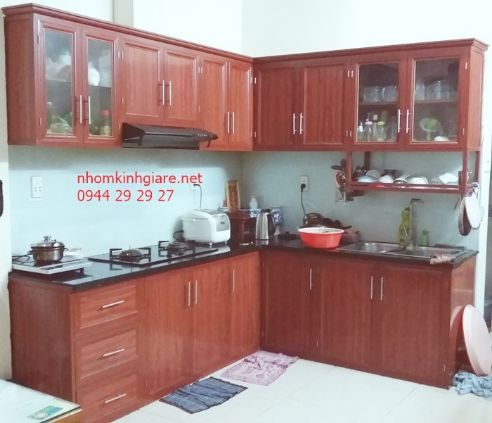 tủ bếp nhôm vân gỗ 3