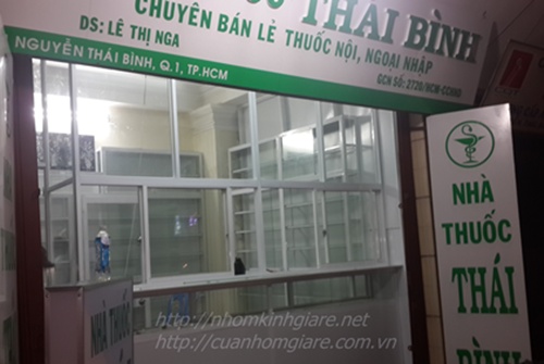 Vách ngăn nhôm kính phòng khách