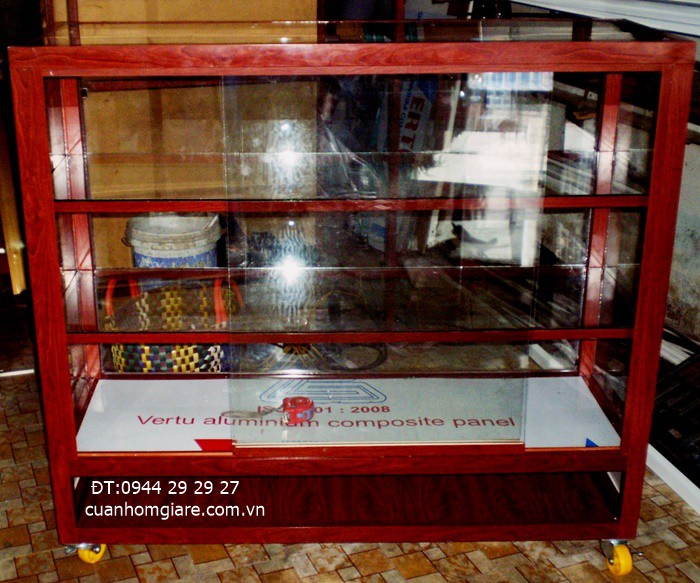 Tủ kính trưng bày mỹ phẩm giá rẻ
