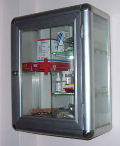 tủ thuốc tây nhôm kính