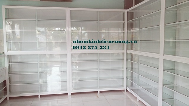 Những mẫu tủ kính rưng bày mỹ phẩm 4