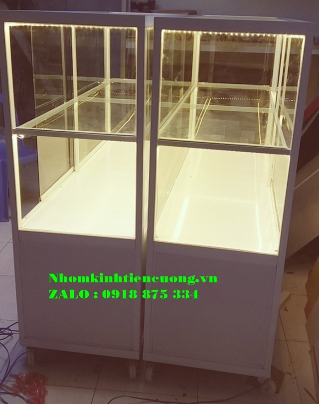 Những mẫu tủ kính trưng bày mỹ phẩm 1