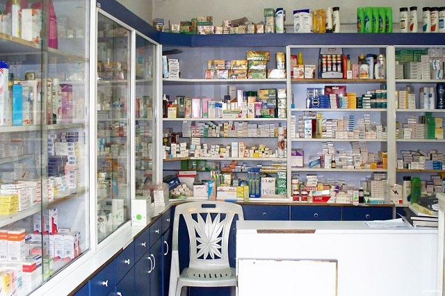 Mẫu tủ thuốc tây đẹp 4