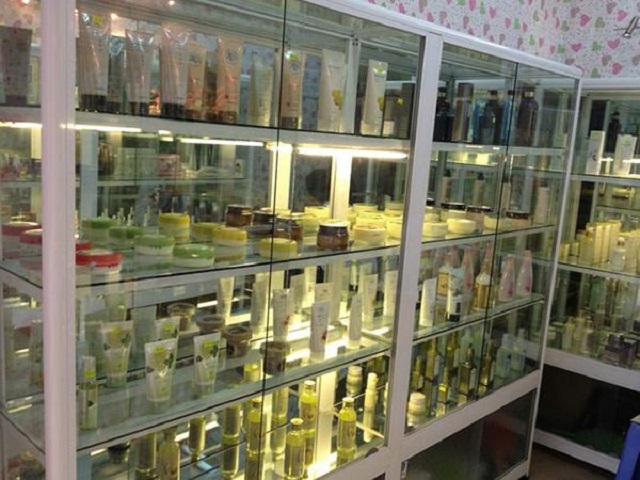 Các chất liệu tủ bán hàng nhôm kính 2