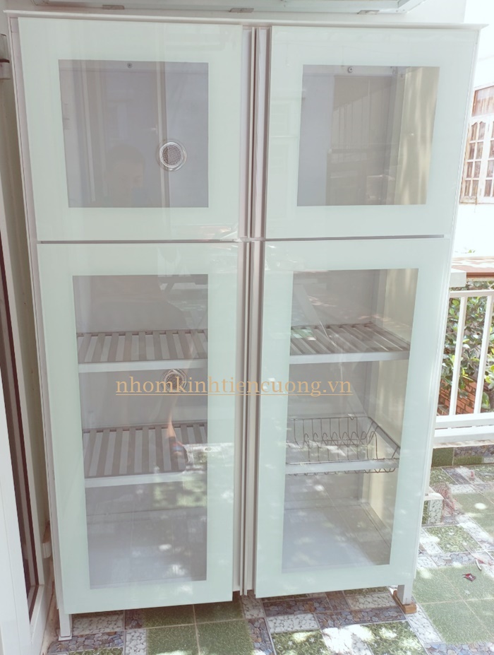 Sử dụng tủ chén nhôm kính 1