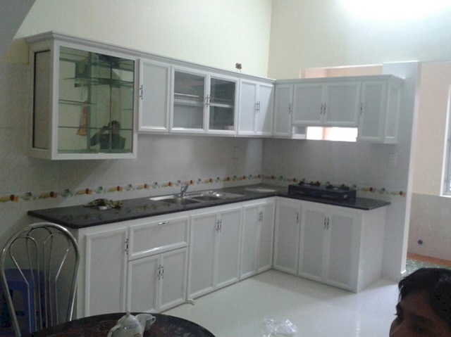 Cách làm tủ bếp nhôm kính 4