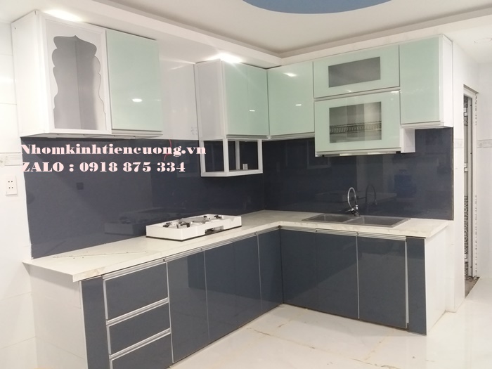 Bật mí cách chọn tủ bếp nhôm kính phù hợp phong thủy gia chủ 4