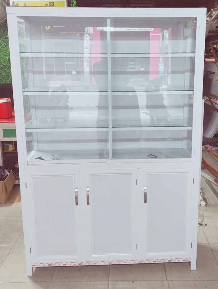 Mẫu tủ nhôm kính bán hàng 8
