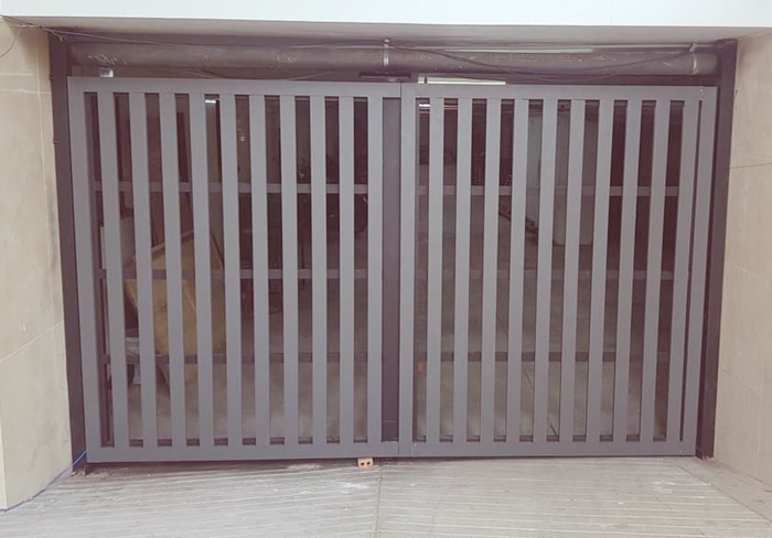 Cửa cổng sắt CÔNG TY NHÔM KÍNH TIẾN CƯỜNG