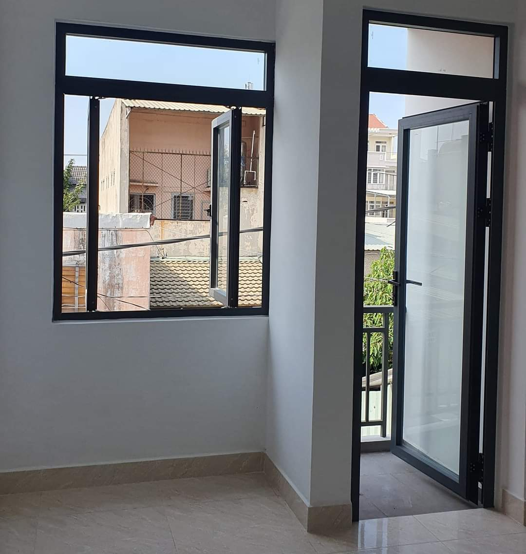 Cửa hàng nhôm kính quận Tân Bình 4