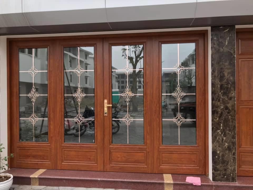 Mẫu cửa đi 4 cánh nhôm kính 3;cua-nhom-kinh.jpg