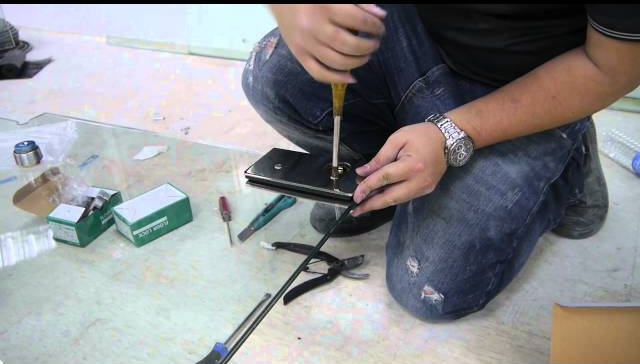 ​​​​Sửa cửa nhôm kính 2