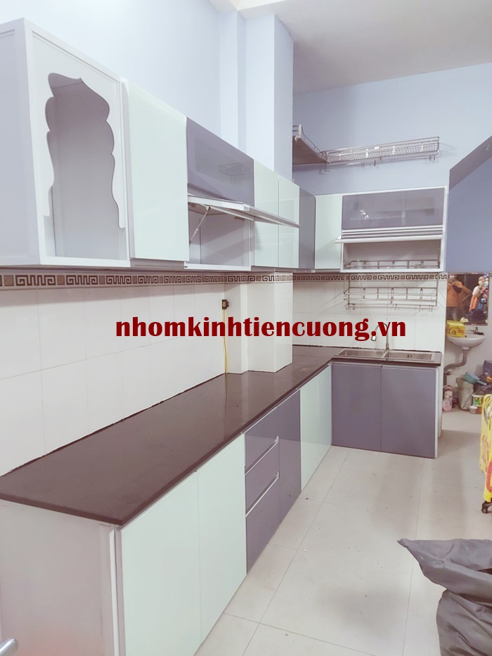 Tủ bếp nhôm kính cao cấp quận 12.1