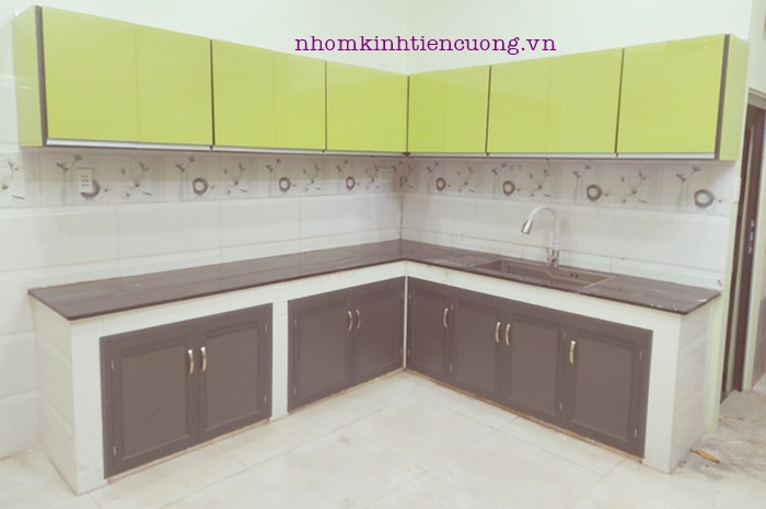 Tủ bếp nhôm kính Củ Chi 2