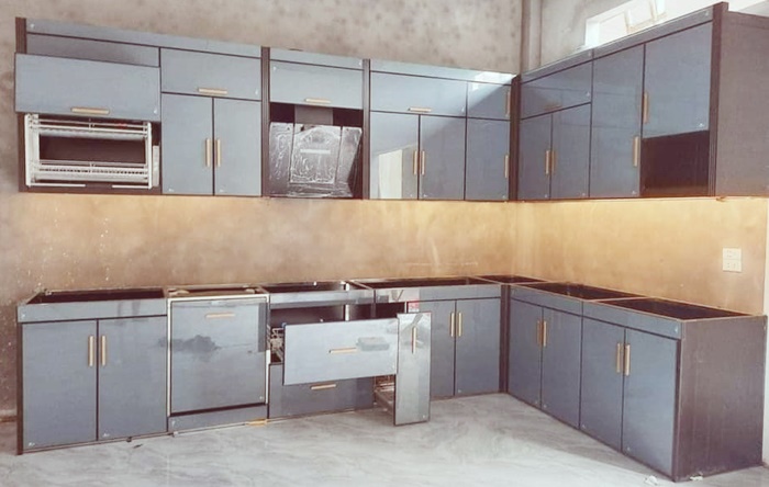 Tủ bếp nhôm kính treo tường quận 3.4