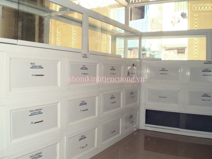 Tủ thuốc nhôm kính 4
